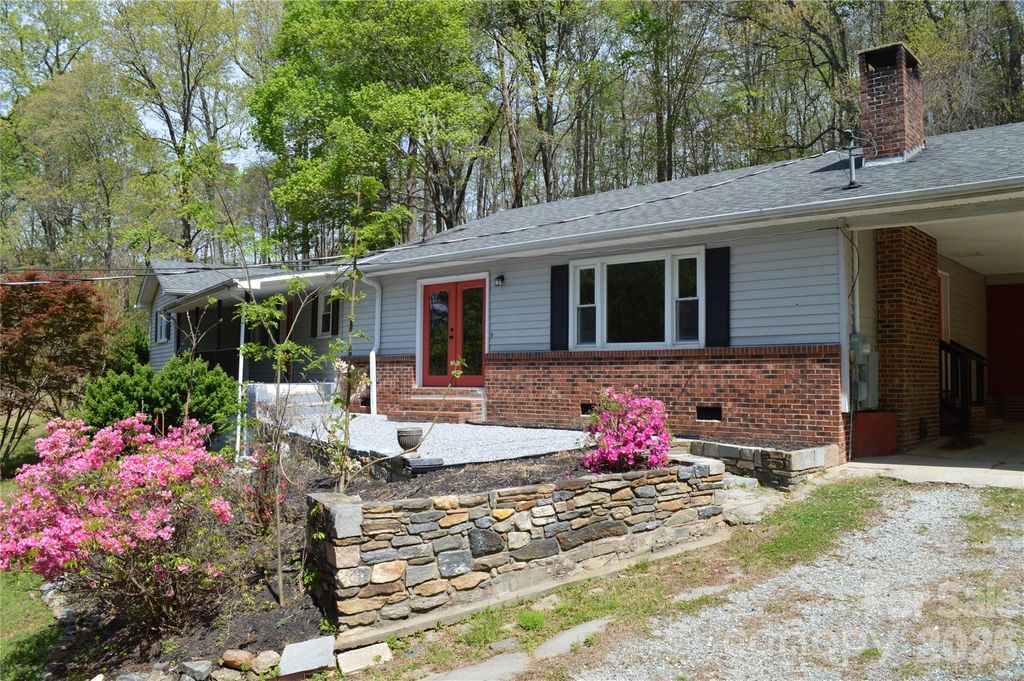 191 Flat Rock Hill Road, Tryon, NC 28782