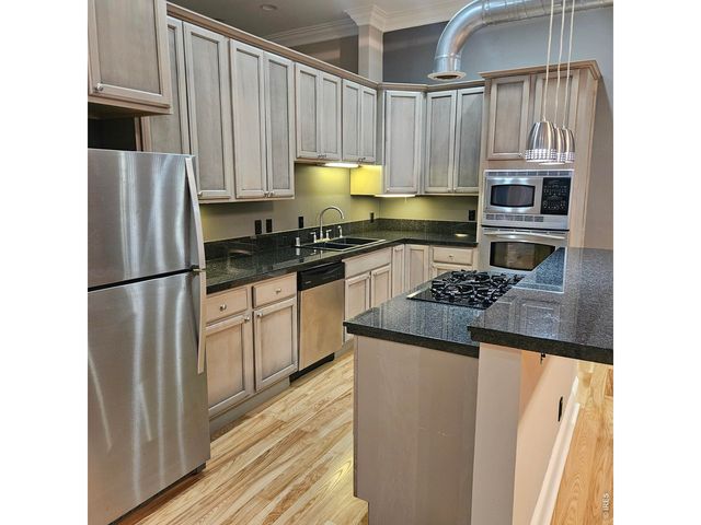 804 8th St 301, Greeley, CO 80631