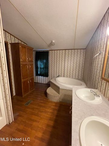 276 Poagville Road, Coldwater, MS 38618