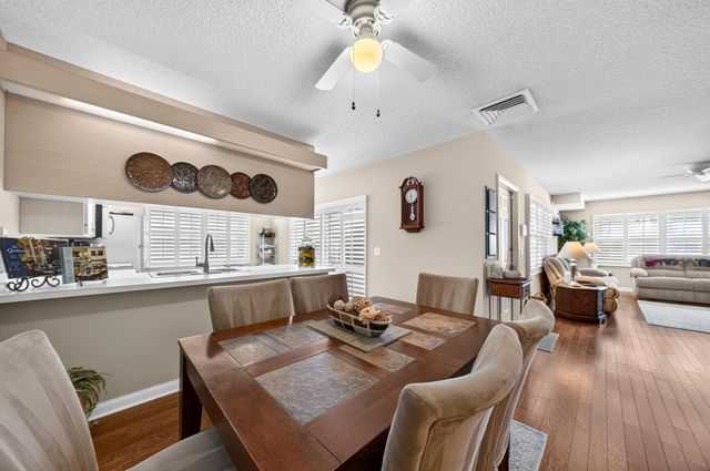 42 Essex Court B, Royal Palm Beach, FL 33411
