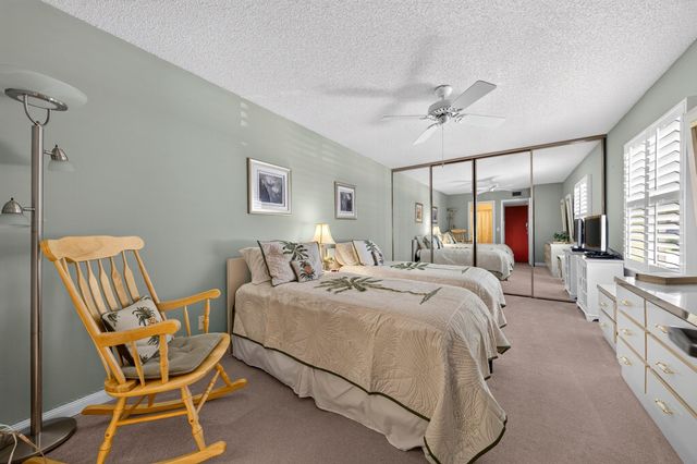 42 Essex Court B, Royal Palm Beach, FL 33411