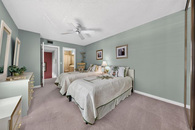 42 Essex Court B, Royal Palm Beach, FL 33411