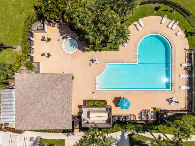 42 Essex Court B, Royal Palm Beach, FL 33411