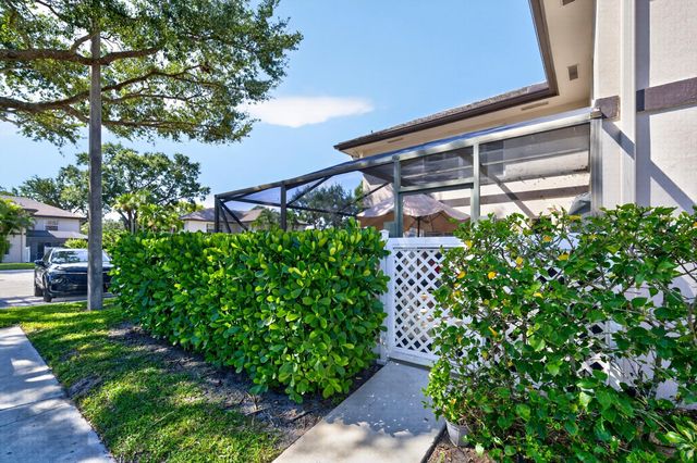 42 Essex Court B, Royal Palm Beach, FL 33411