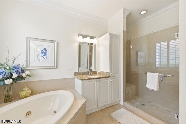 5640 Lago Villaggio WAY, Naples, FL 34104