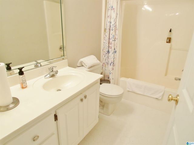 2606 OAK VILLAGE DRIVE, Anniston, AL 36207