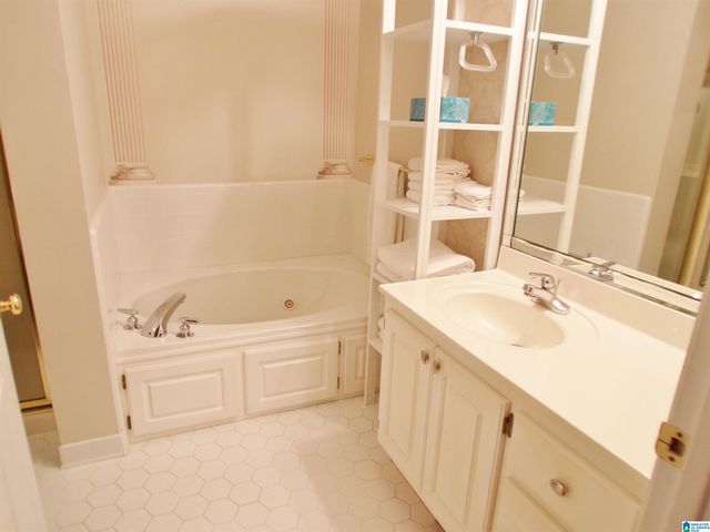 2606 OAK VILLAGE DRIVE, Anniston, AL 36207