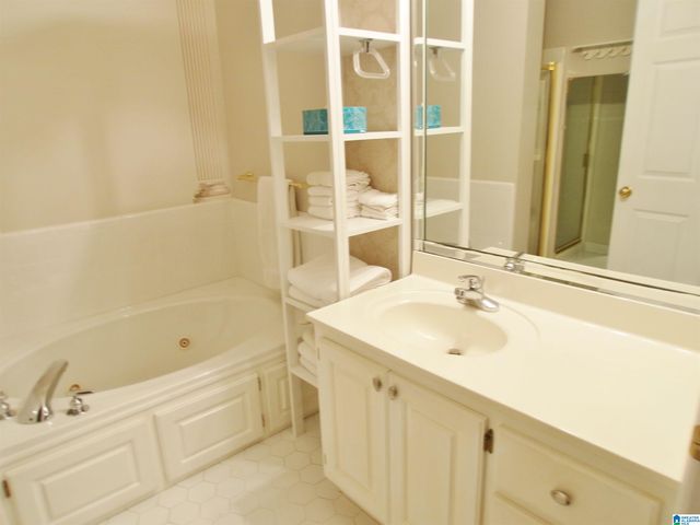 2606 OAK VILLAGE DRIVE, Anniston, AL 36207