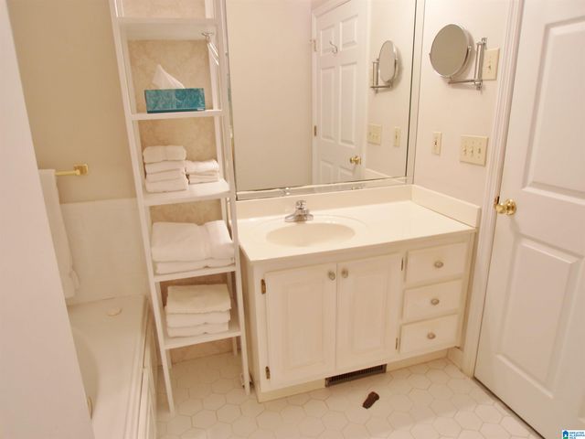 2606 OAK VILLAGE DRIVE, Anniston, AL 36207