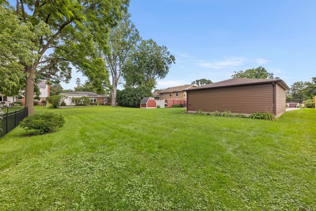 230 W Washington Boulevard, Lombard, IL 60148