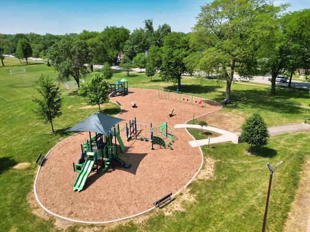 230 W Washington Boulevard, Lombard, IL 60148
