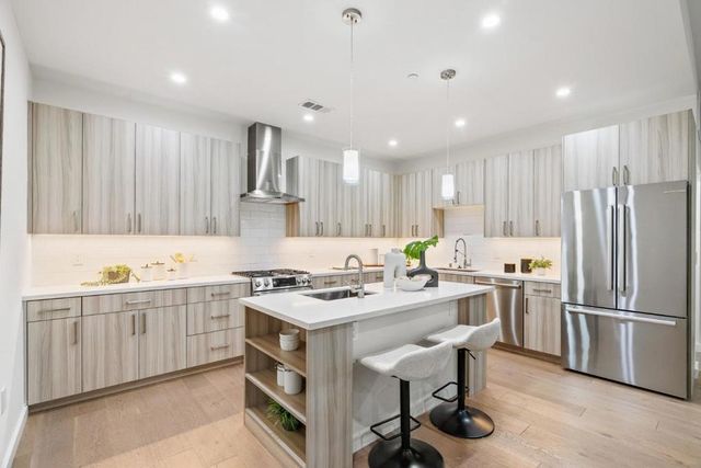 922 Woodside Road, Redwood City, CA 94061