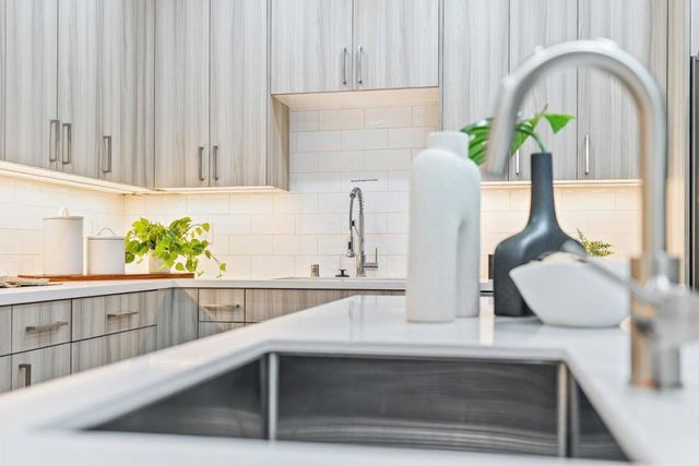 922 Woodside Road, Redwood City, CA 94061