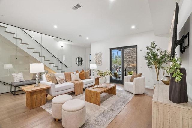 922 Woodside Road, Redwood City, CA 94061