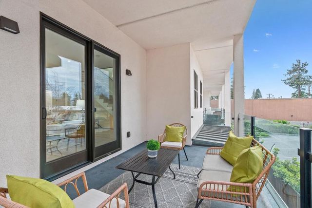 922 Woodside Road, Redwood City, CA 94061