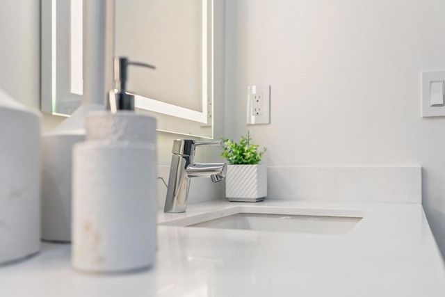 922 Woodside Road, Redwood City, CA 94061