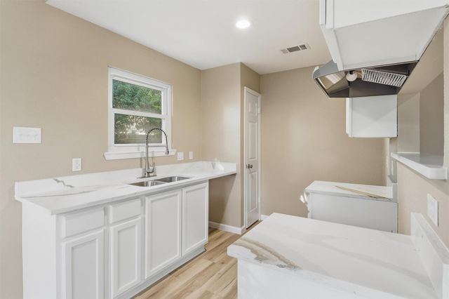 10943 Spanish Grant Drive, Sugar Land, TX 77498
