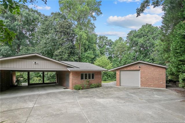 3641 Farmbrook Road, Fayetteville, NC 28303