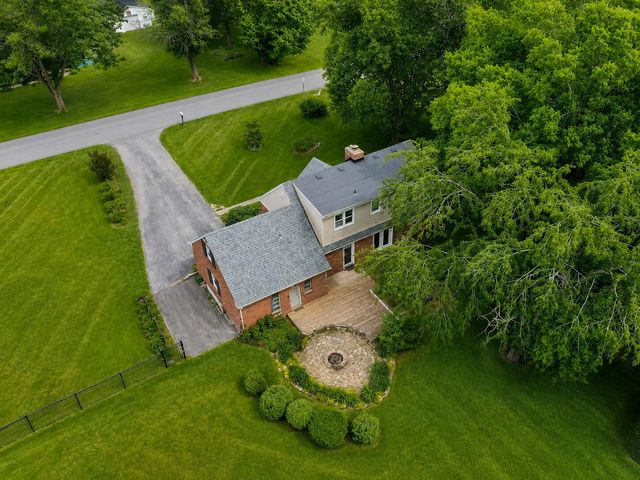135 Edgewood Drive, Stanford, KY 40484