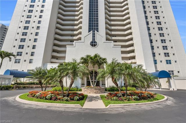 5550 Heron Point DR 304, Naples, FL 34108