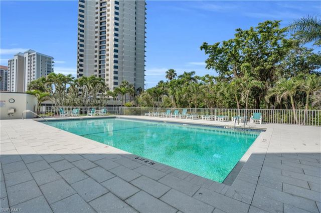5550 Heron Point DR 304, Naples, FL 34108