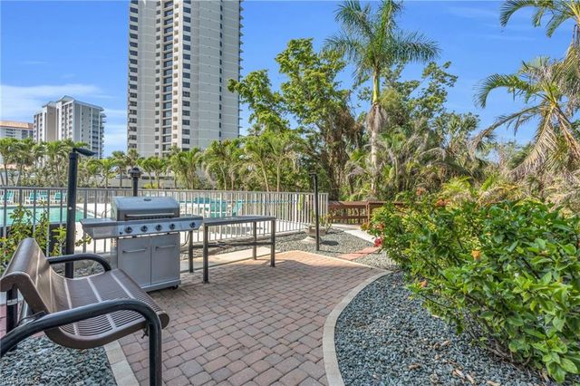 5550 Heron Point DR 304, Naples, FL 34108
