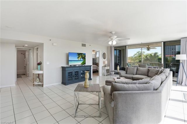 5550 Heron Point DR 304, Naples, FL 34108