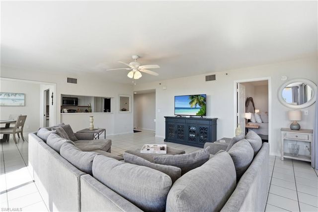 5550 Heron Point DR 304, Naples, FL 34108