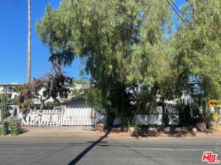 6425 Columbus Avenue, Van Nuys, CA 91411