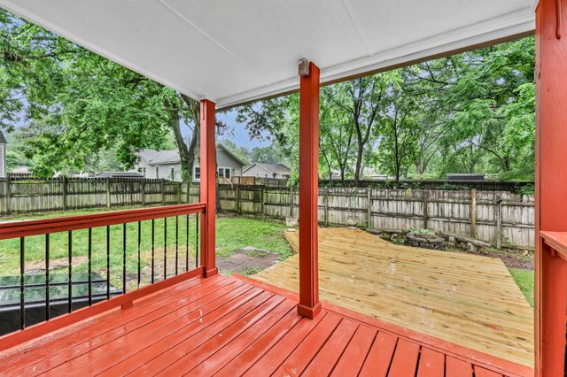110 E McKnight Dr, Murfreesboro, TN 37130