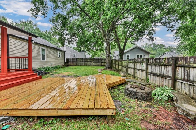 110 E McKnight Dr, Murfreesboro, TN 37130
