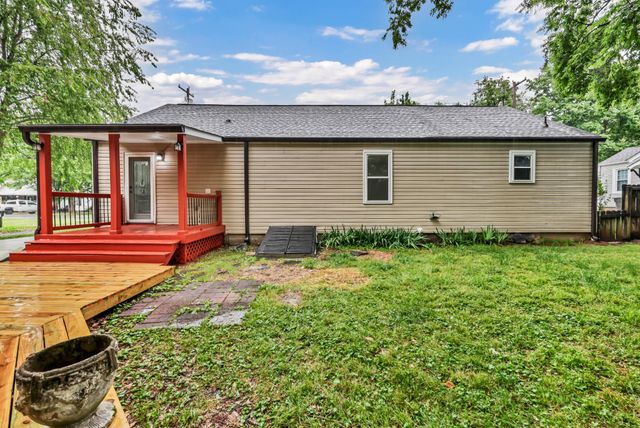110 E McKnight Dr, Murfreesboro, TN 37130