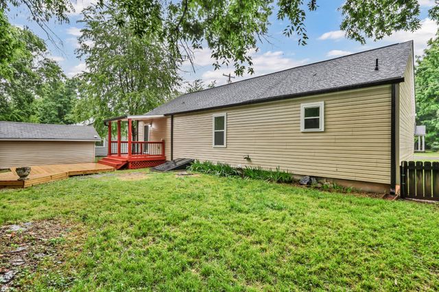 110 E McKnight Dr, Murfreesboro, TN 37130