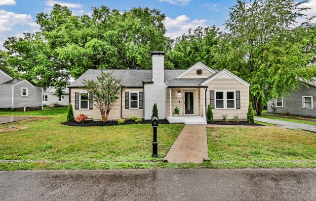 110 E McKnight Dr, Murfreesboro, TN 37130