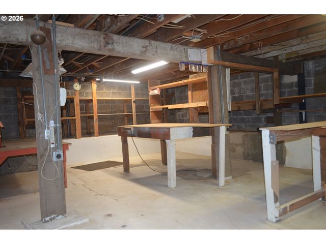 550 RIVERVIEW Dr, Salem, OR 97304