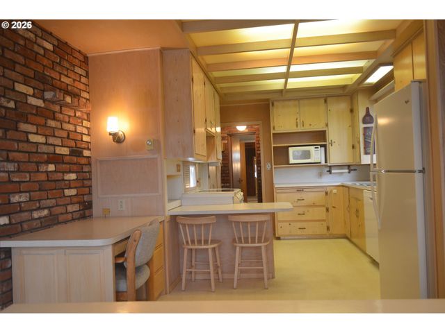 550 RIVERVIEW Dr, Salem, OR 97304