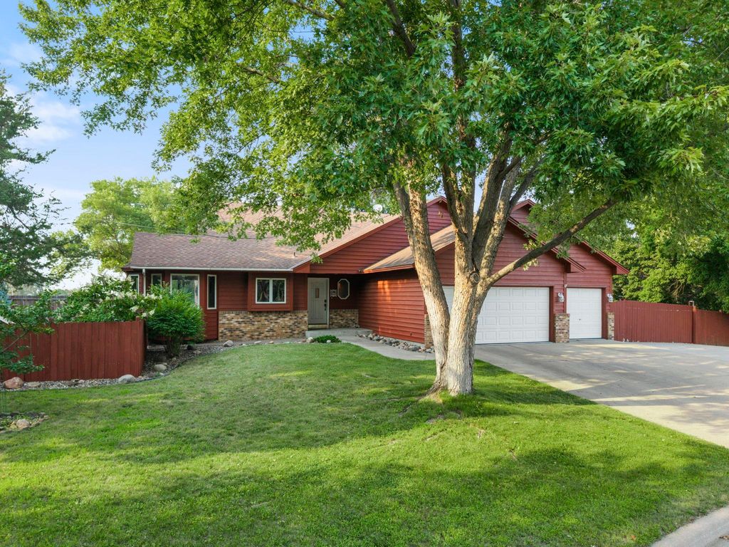 1820 Slater Lane, Burnsville, MN 55337 — photo 2