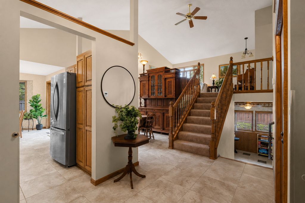 1820 Slater Lane, Burnsville, MN 55337 — photo 4