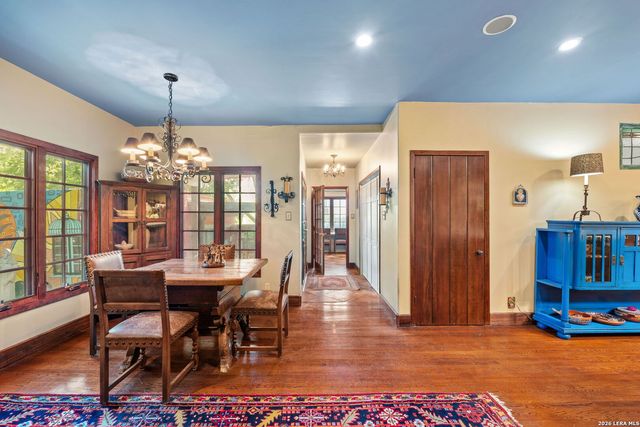 233 W HOLLYWOOD AVE, San Antonio, TX 78212