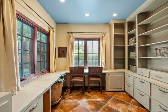 233 W HOLLYWOOD AVE, San Antonio, TX 78212