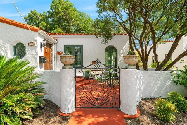 233 W HOLLYWOOD AVE, San Antonio, TX 78212