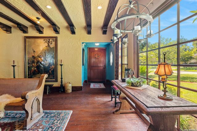 233 W HOLLYWOOD AVE, San Antonio, TX 78212