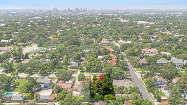 233 W HOLLYWOOD AVE, San Antonio, TX 78212