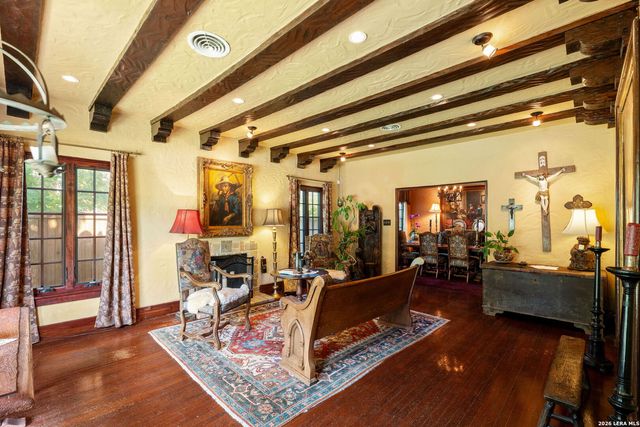 233 W HOLLYWOOD AVE, San Antonio, TX 78212