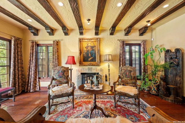 233 W HOLLYWOOD AVE, San Antonio, TX 78212