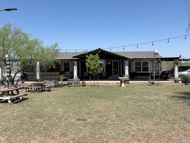 152 County Road 2667, Devine, TX 78016