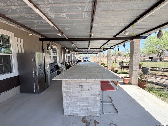 152 County Road 2667, Devine, TX 78016