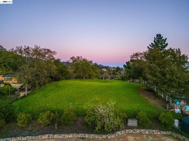 3 Ohlson LN, Danville, CA 94526