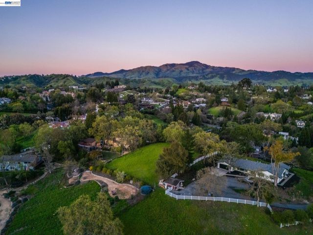 3 Ohlson LN, Danville, CA 94526