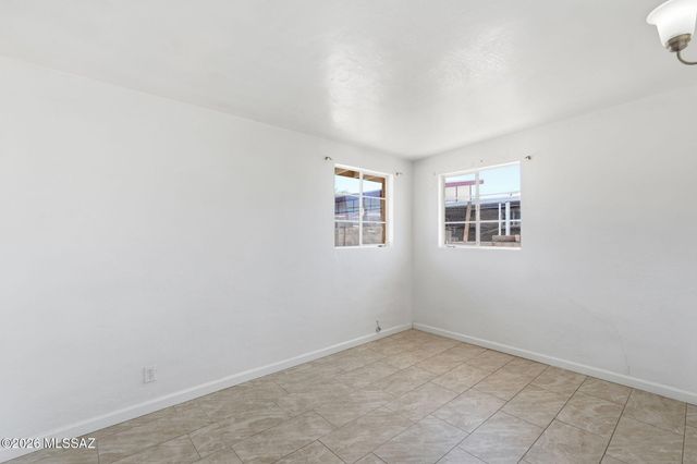 933 S Fordham Drive, Tucson, AZ 85710
